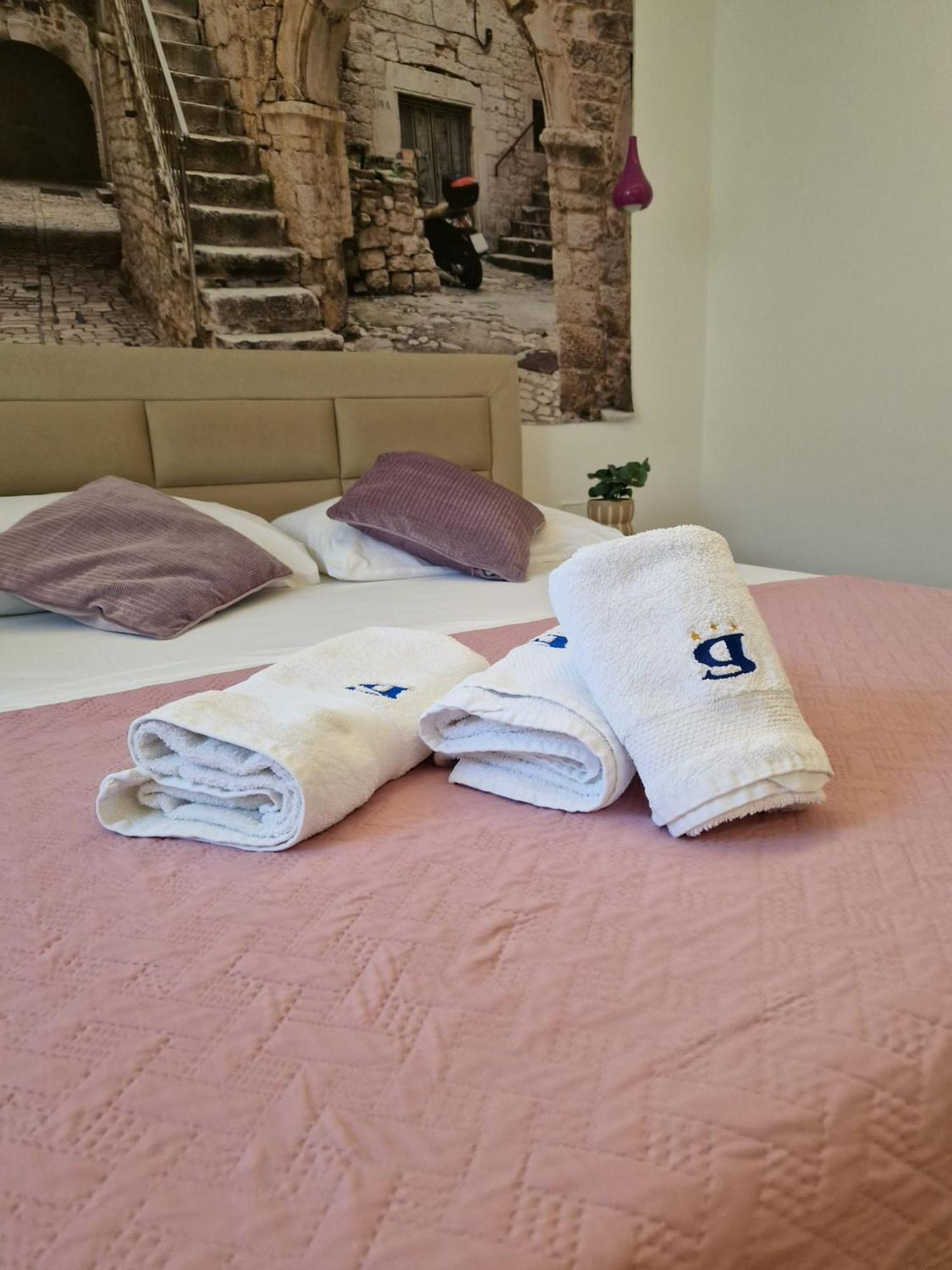 Apartments G Τρογκίρ Δωμάτιο φωτογραφία